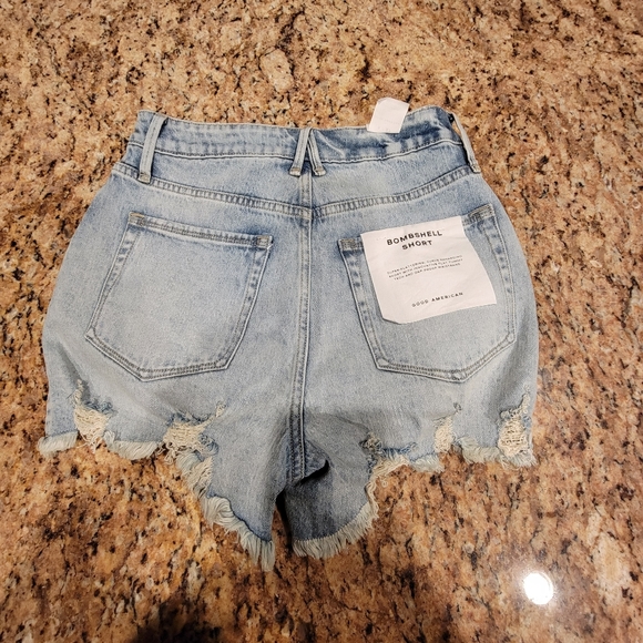 Good American Bombshell Denim Shorts Size 4/27 - Picture 7 of 9